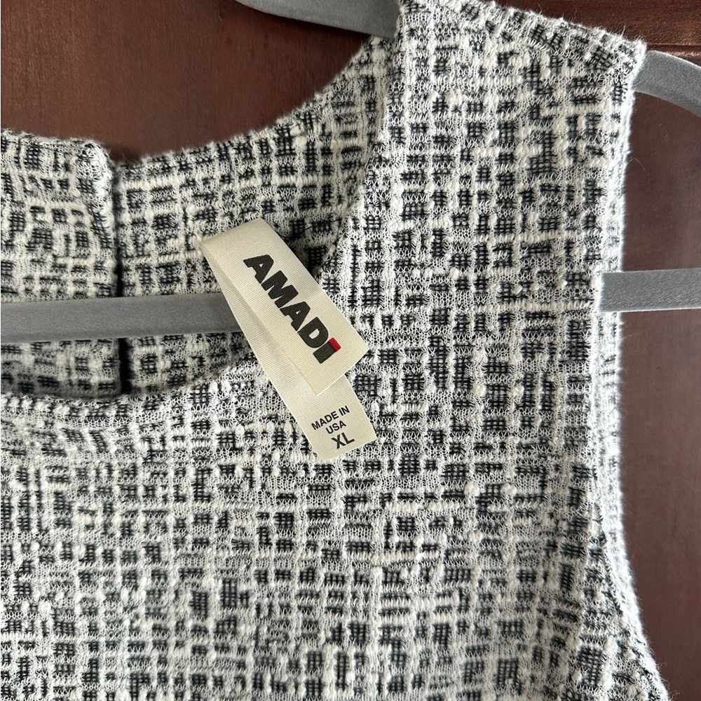 Amadi Texture Sleeveless Peplum Top - Picture 4 of 10